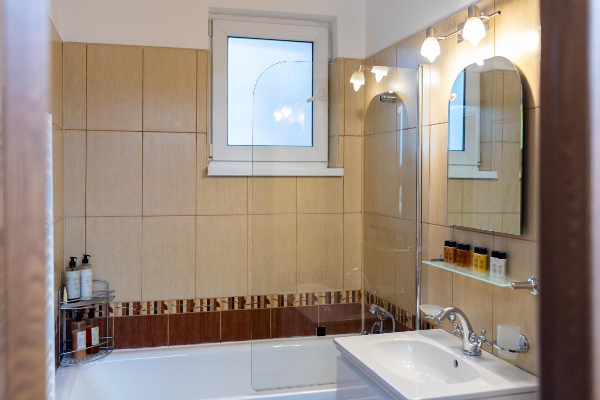 Apartament Octavia هونيدوارا المظهر الخارجي الصورة